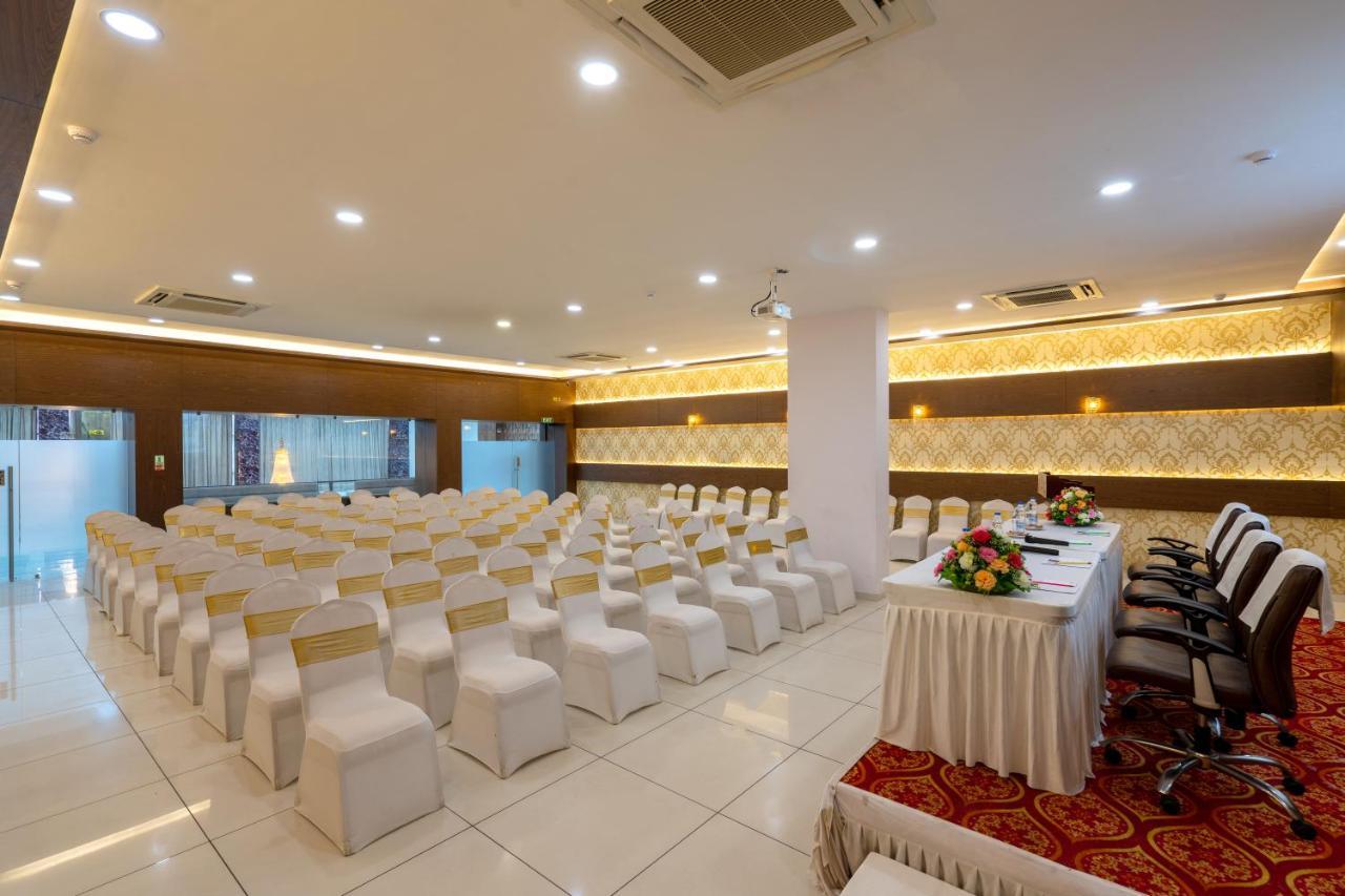 Jalashray Resort Nadiad Bagian luar foto