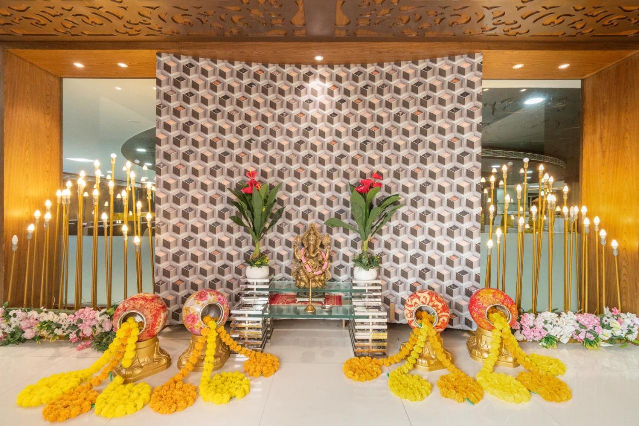 Jalashray Resort Nadiad Bagian luar foto