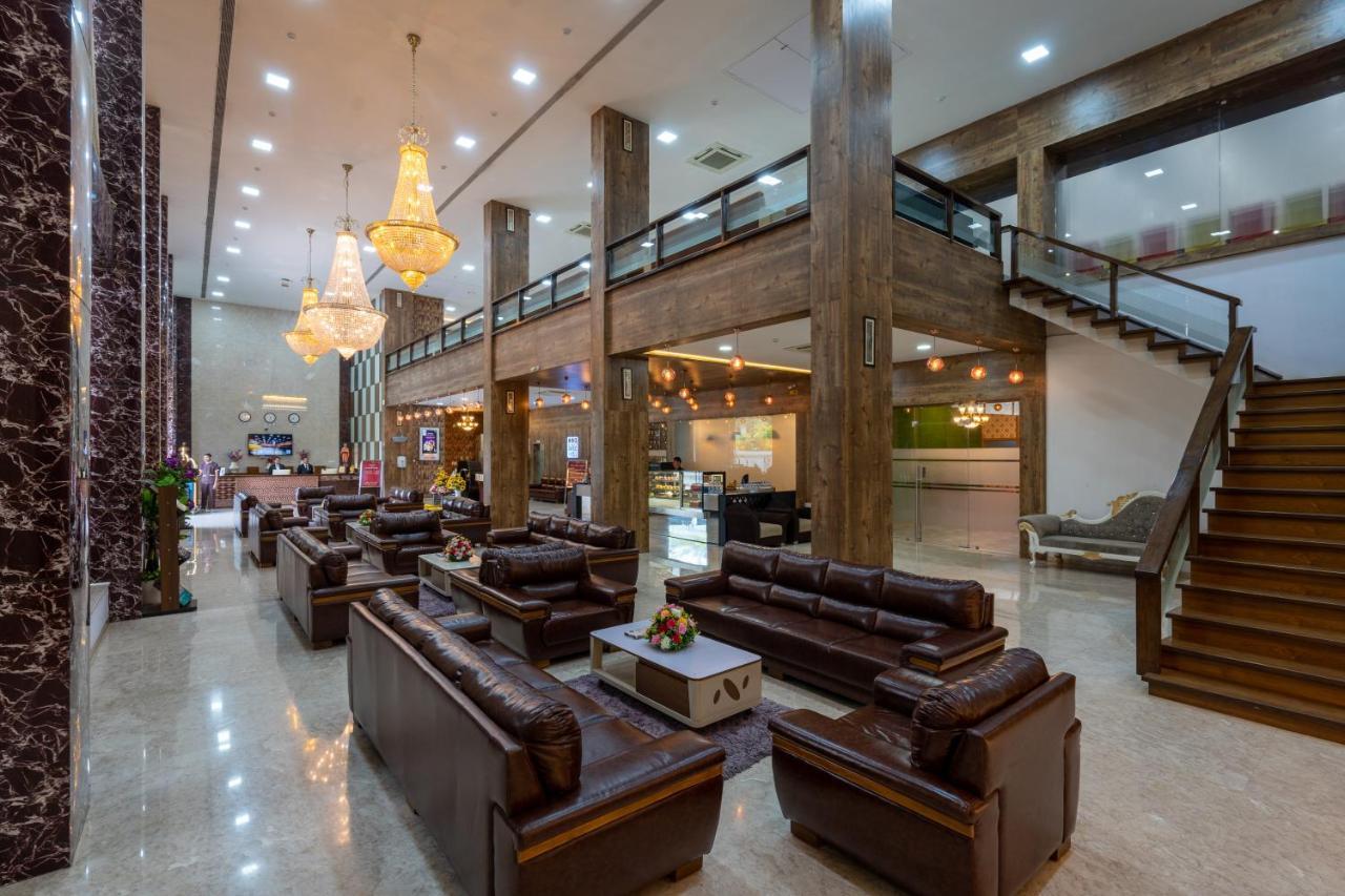 Jalashray Resort Nadiad Bagian luar foto