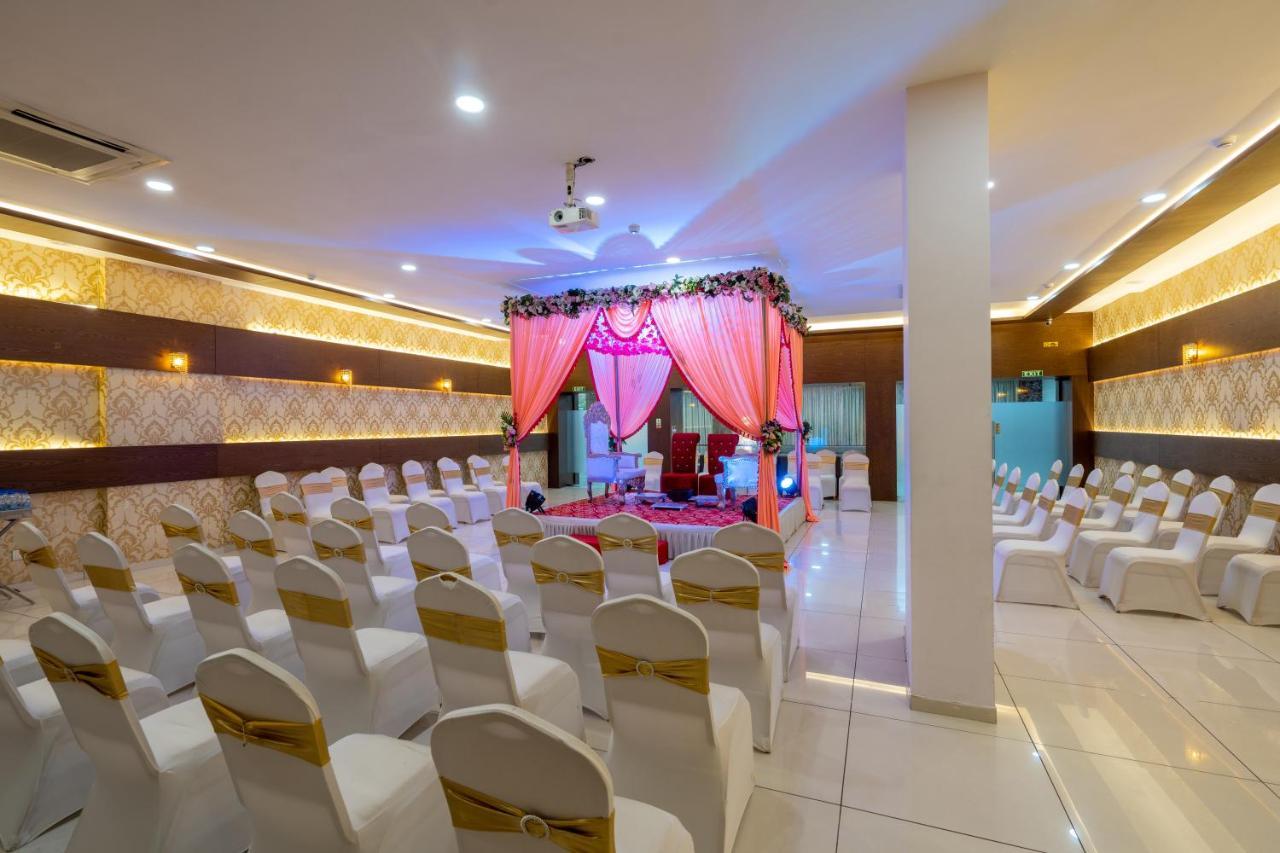 Jalashray Resort Nadiad Bagian luar foto