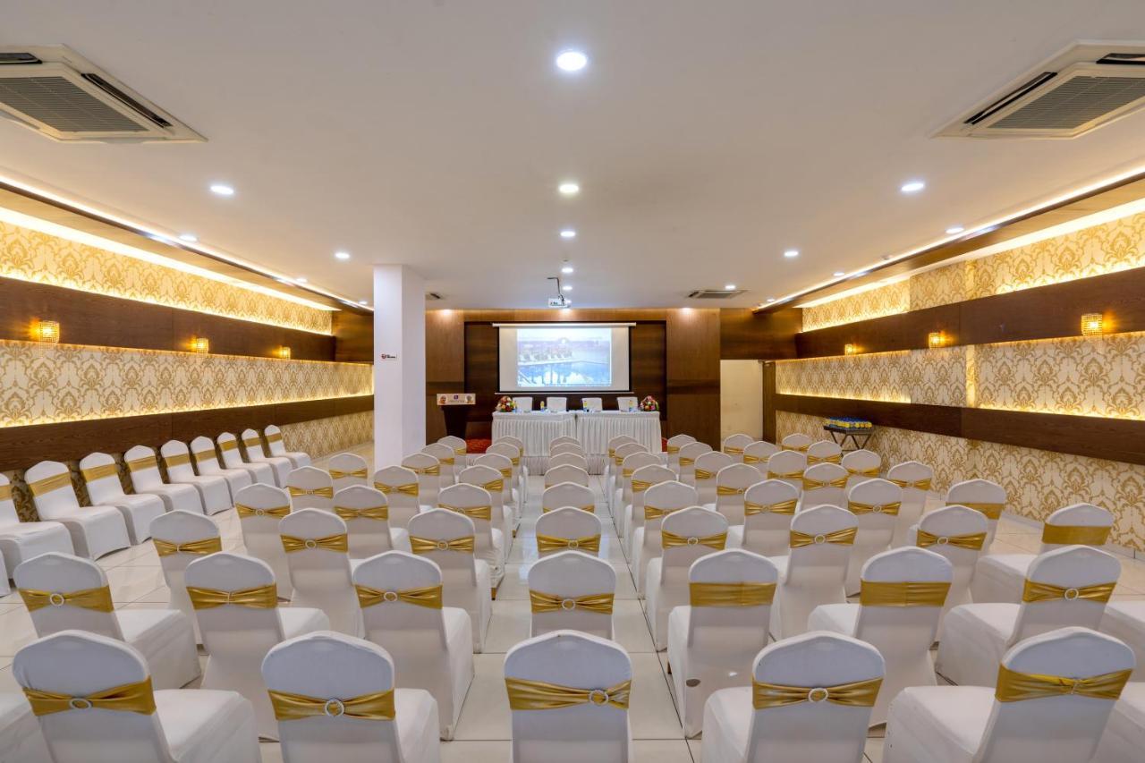 Jalashray Resort Nadiad Bagian luar foto