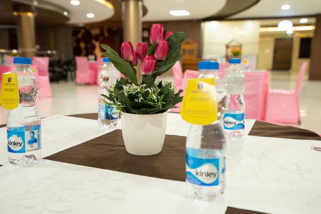Jalashray Resort Nadiad Bagian luar foto