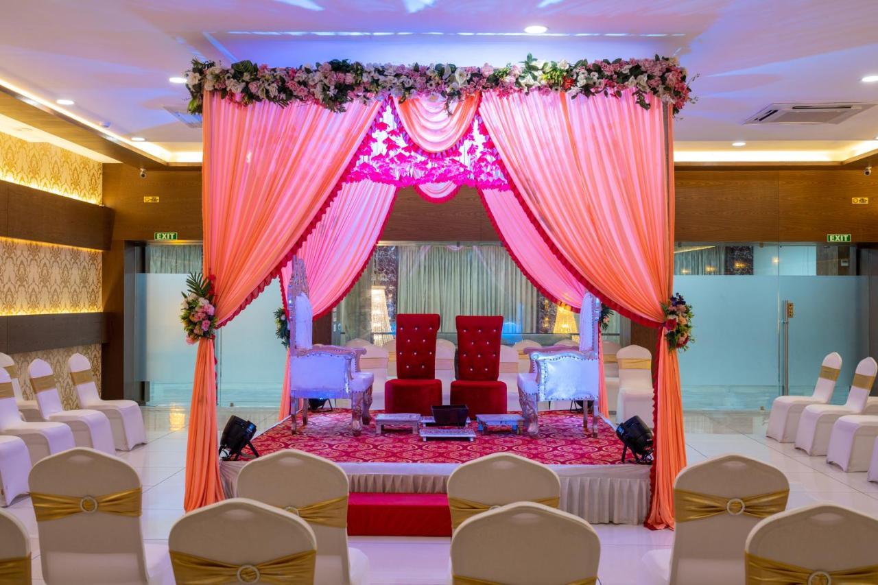 Jalashray Resort Nadiad Bagian luar foto