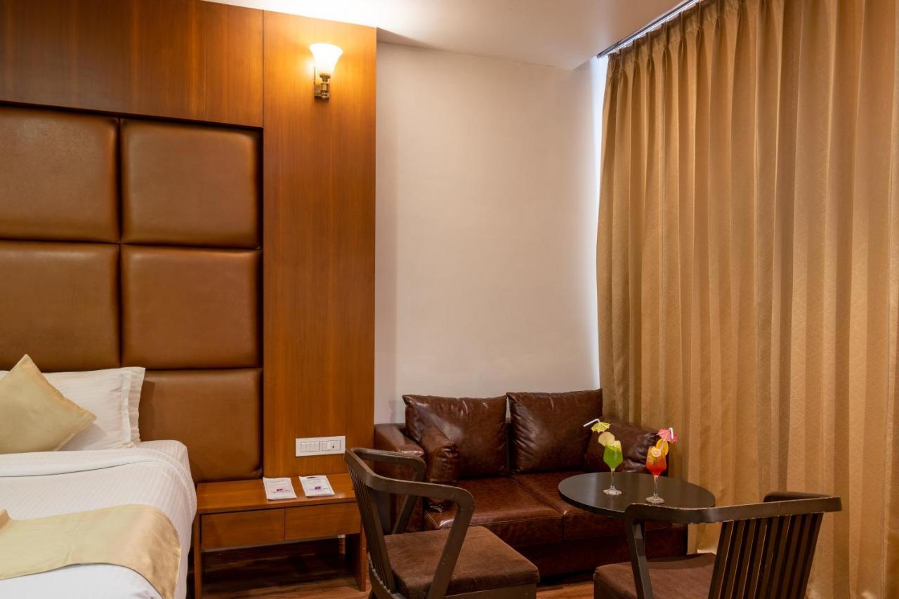 Jalashray Resort Nadiad Bagian luar foto