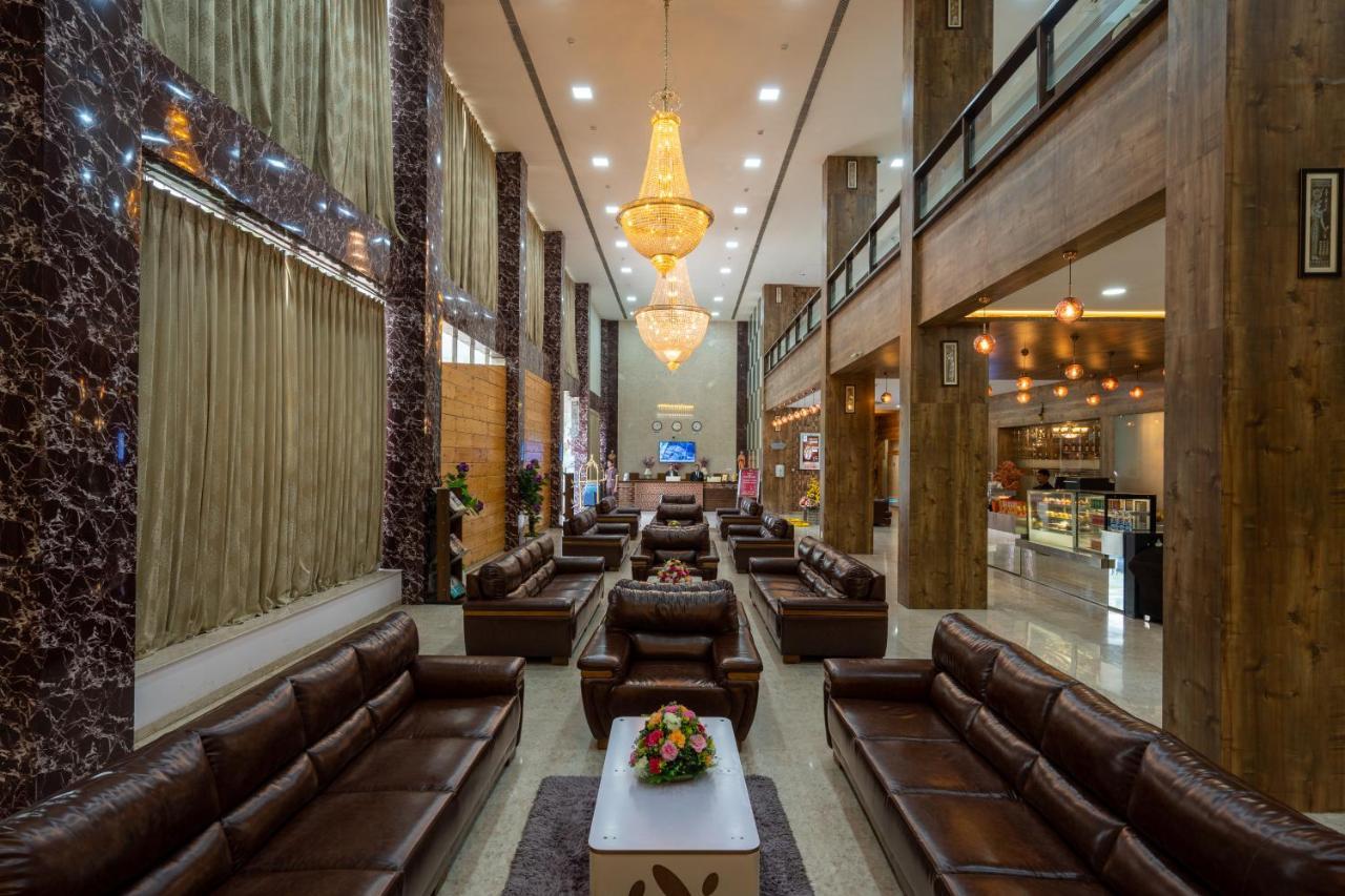 Jalashray Resort Nadiad Bagian luar foto