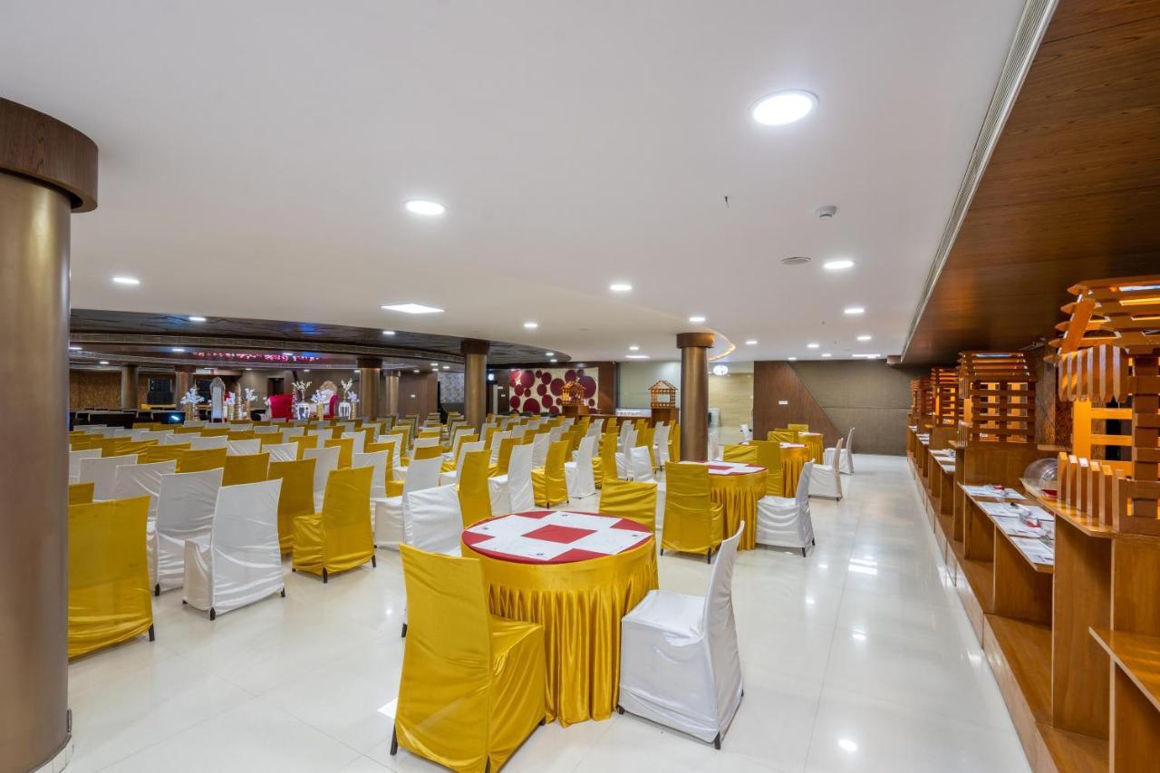 Jalashray Resort Nadiad Bagian luar foto
