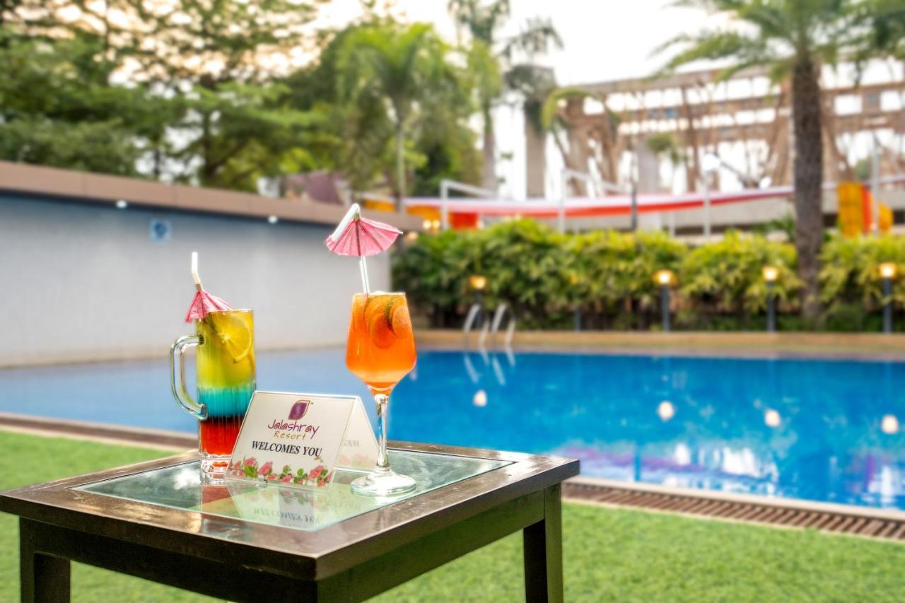 Jalashray Resort Nadiad Bagian luar foto