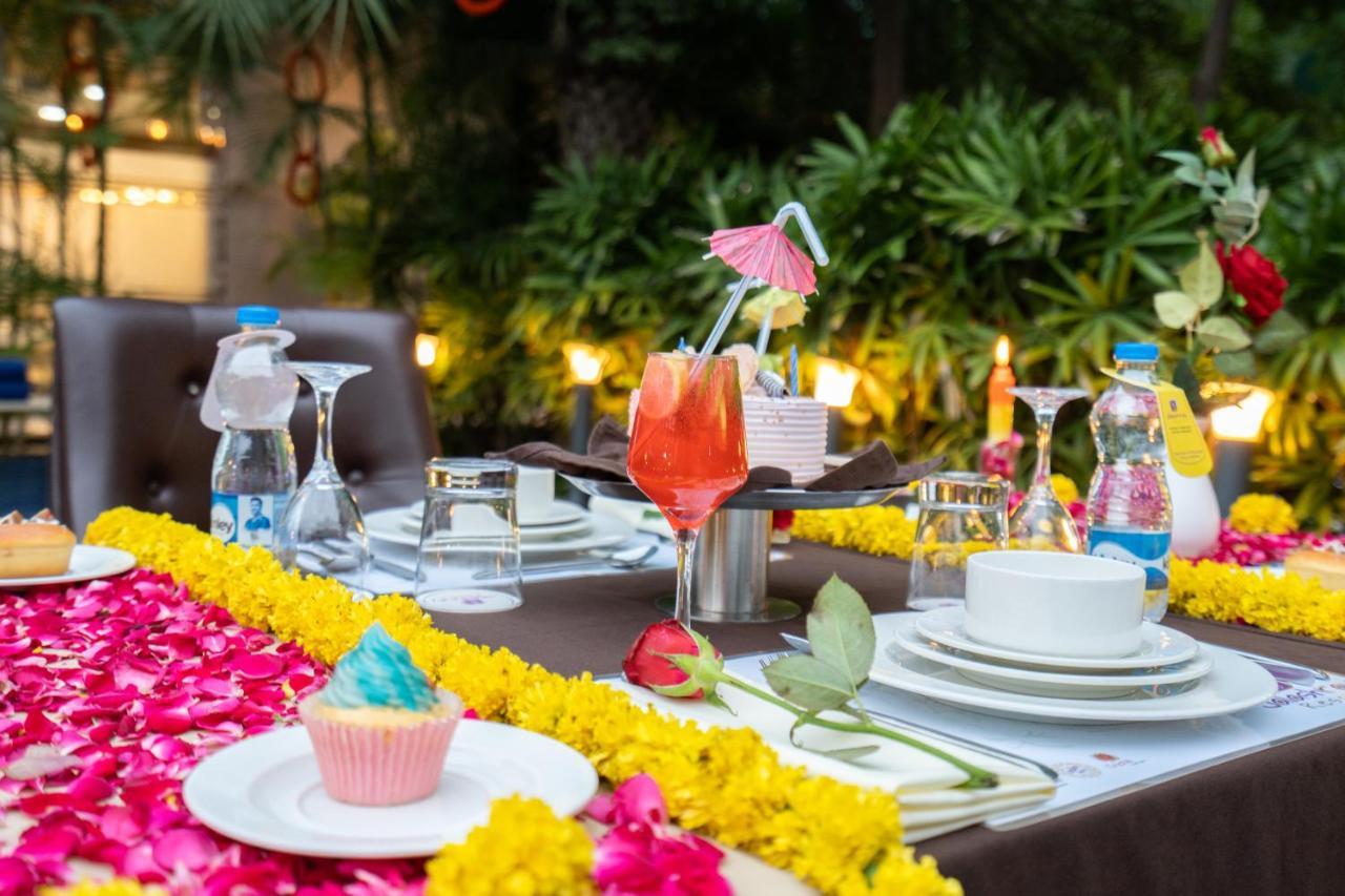 Jalashray Resort Nadiad Bagian luar foto