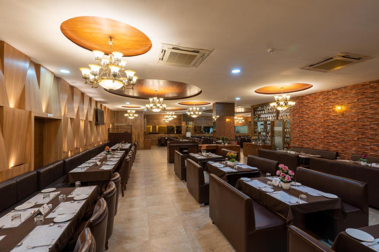Jalashray Resort Nadiad Bagian luar foto