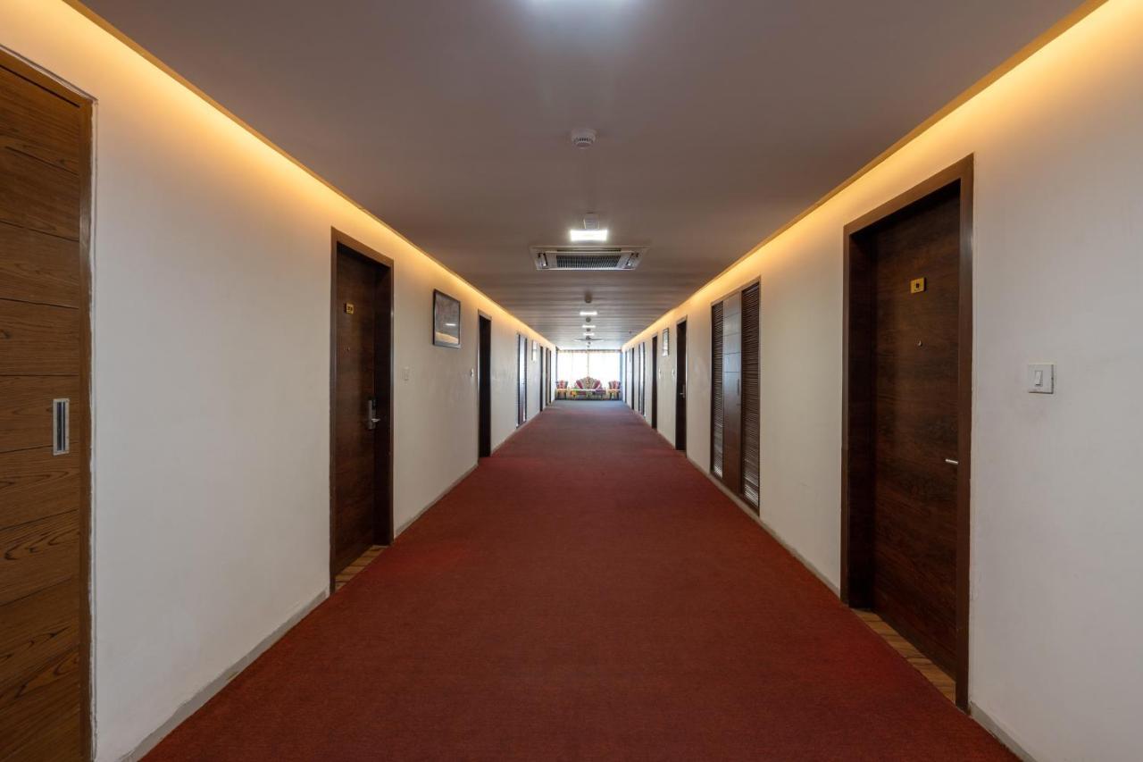 Jalashray Resort Nadiad Bagian luar foto
