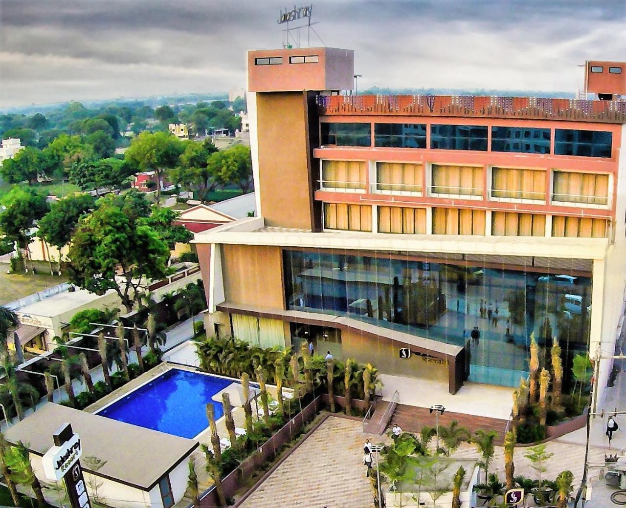 Jalashray Resort Nadiad Bagian luar foto