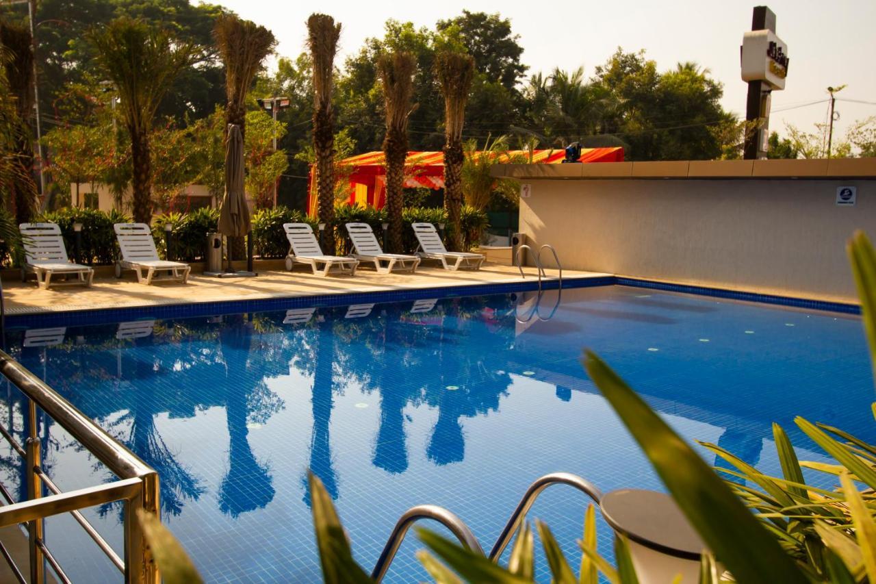 Jalashray Resort Nadiad Bagian luar foto