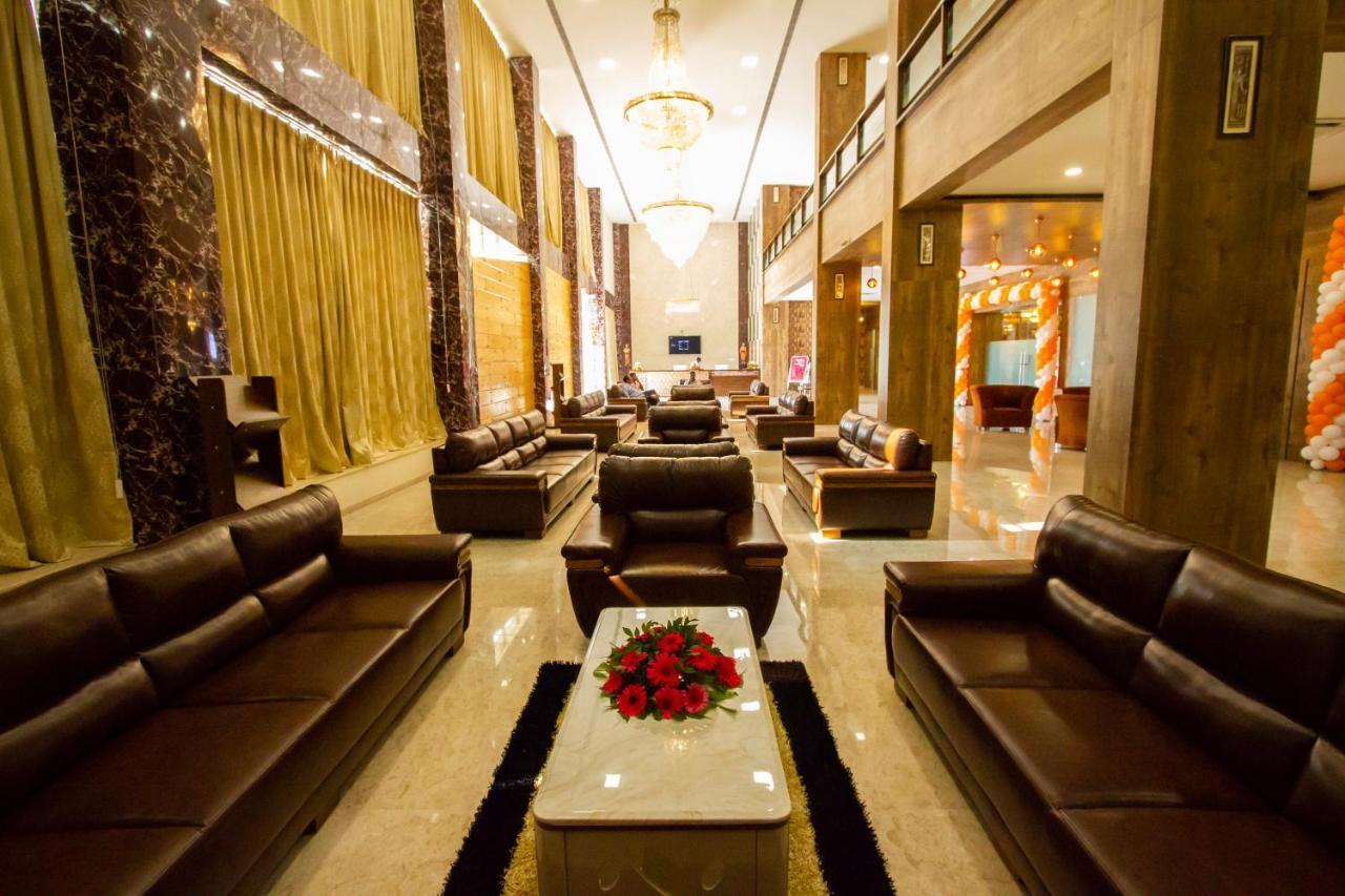 Jalashray Resort Nadiad Bagian luar foto