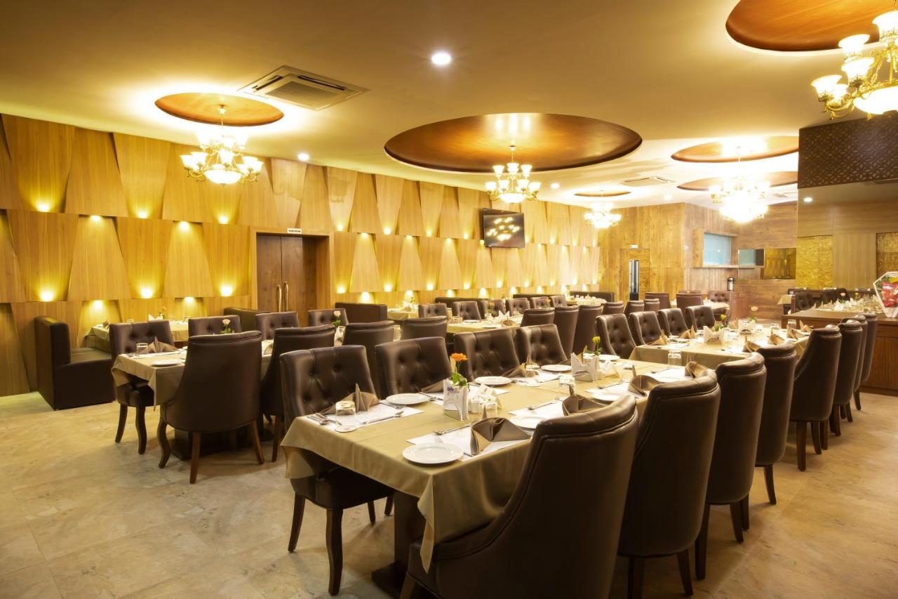 Jalashray Resort Nadiad Bagian luar foto