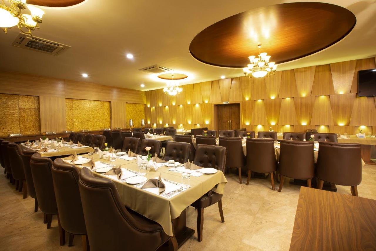 Jalashray Resort Nadiad Bagian luar foto
